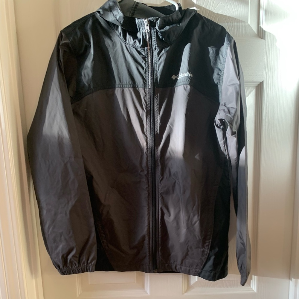 Columbia rain jacket. Boys 18/20 .